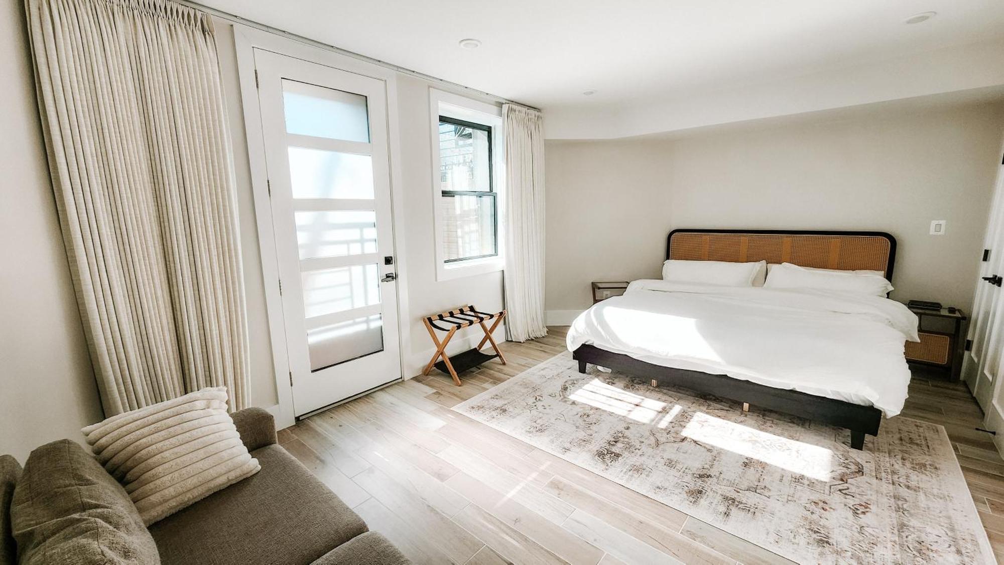 Private Modern Luxury Suite In Historic Stone Home Washington Ngoại thất bức ảnh